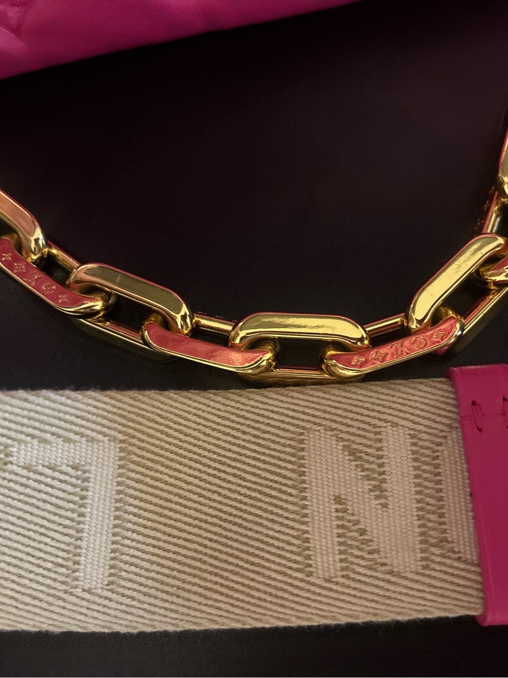 Limited Edition Louis Vuitton Hot Pink Monogram Shoulder Bag with Cream Logo - Picture 4 of 6